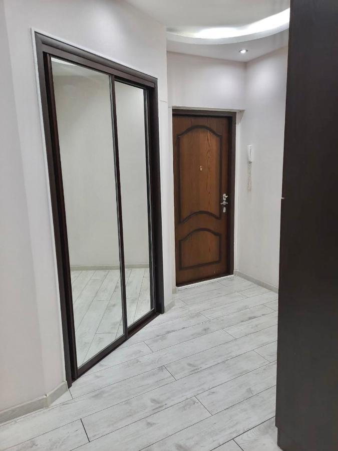 Жк Самал Де Люкс Appartamento Almaty Esterno foto